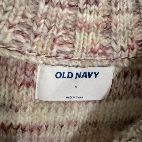 Old Navy Chunky Cozy Crew Neck Sweater - Picture 3 of 6